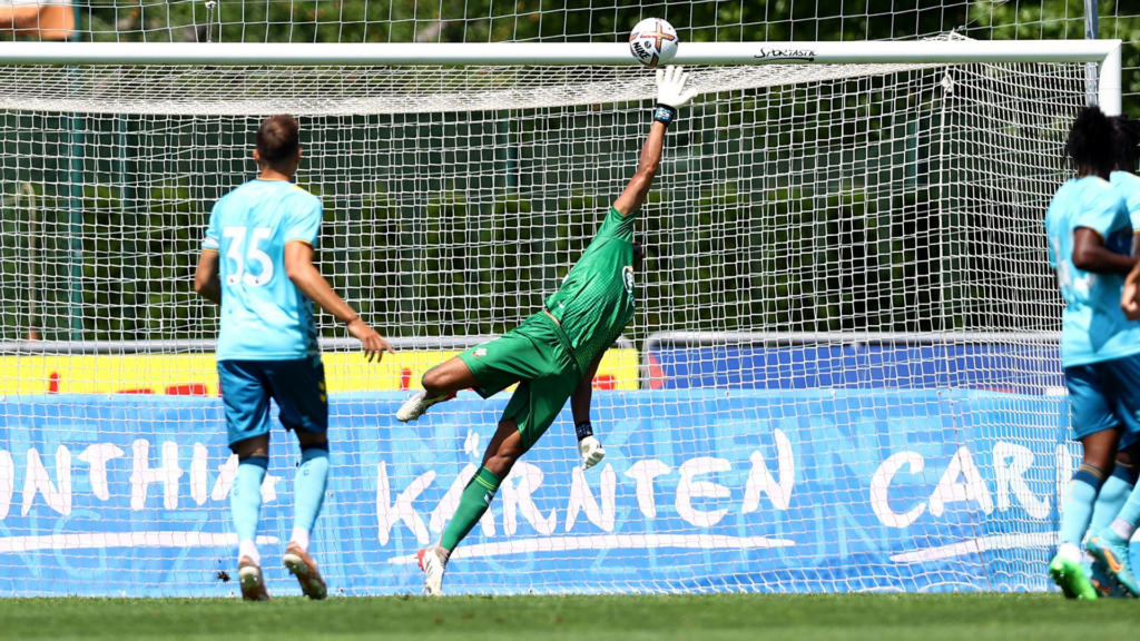 Gavin Bazunu ~ Southampton FPL player to target for 2022/23 Season