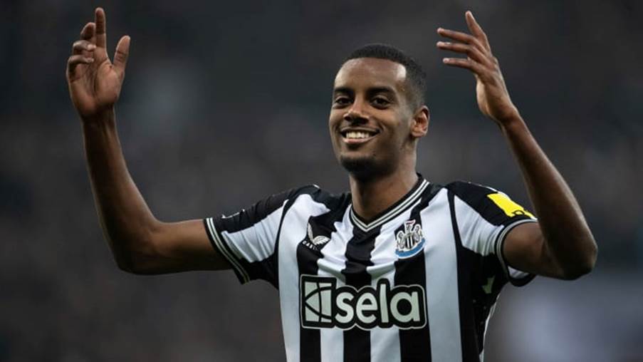 FPL GW25 Transfer Tips: Two Players to HOLD- Isak