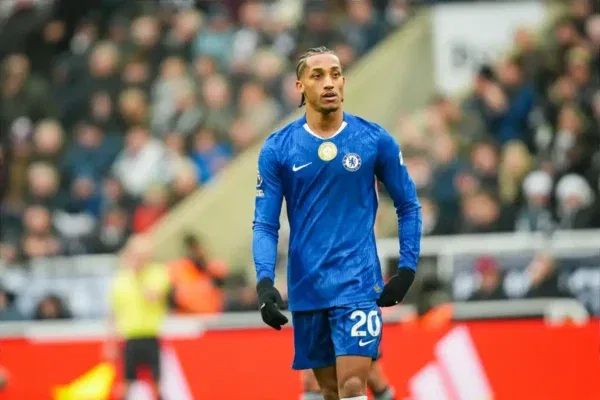 FPL Gameweek 24 Transfer Tips: Two Players to Buy, Hold, & Sell