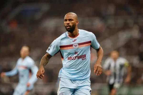 FPL Gameweek 27 Transfer Tips: Two Players to Buy, Hold, & Sell