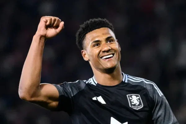 FPL Gameweek 34 Transfer Tips: Two Players to Buy, Hold, & Sell